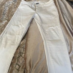 American Eagle White Stretch Jeans
